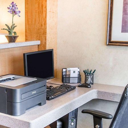 Quality Inn & Suites Denver International Airport Exterior photo