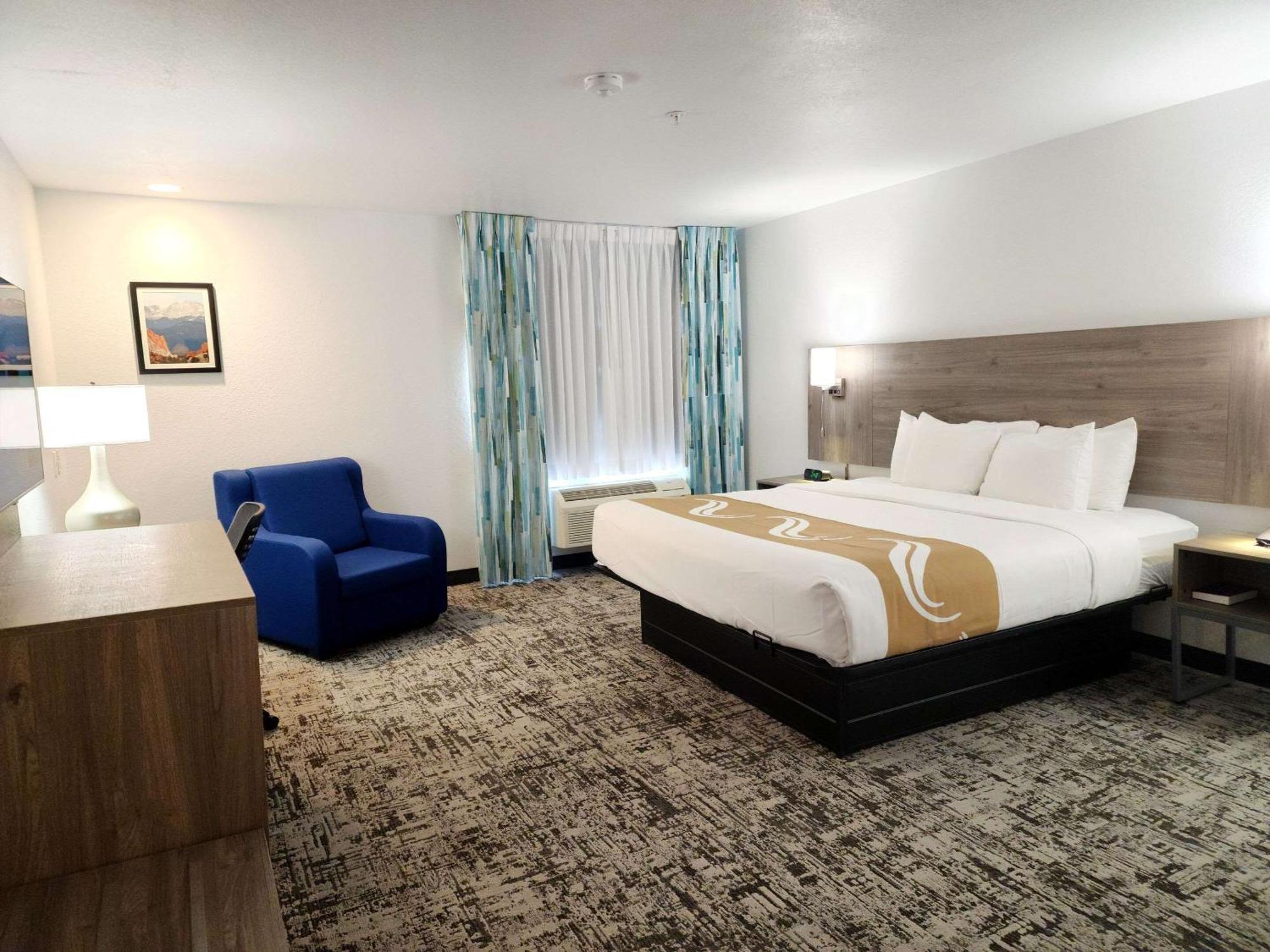 Quality Inn & Suites Denver International Airport Exterior photo