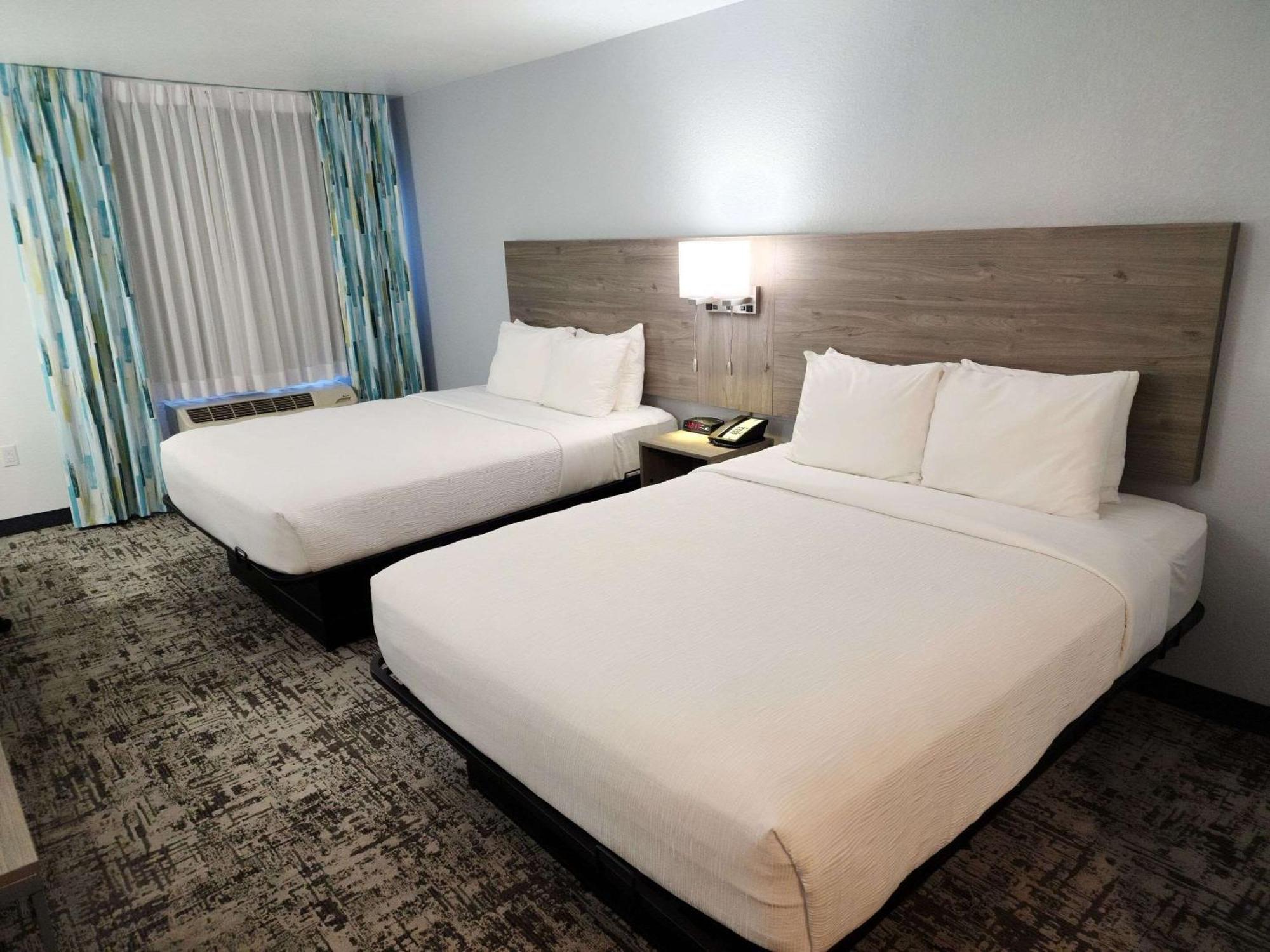 Quality Inn & Suites Denver International Airport Exterior photo