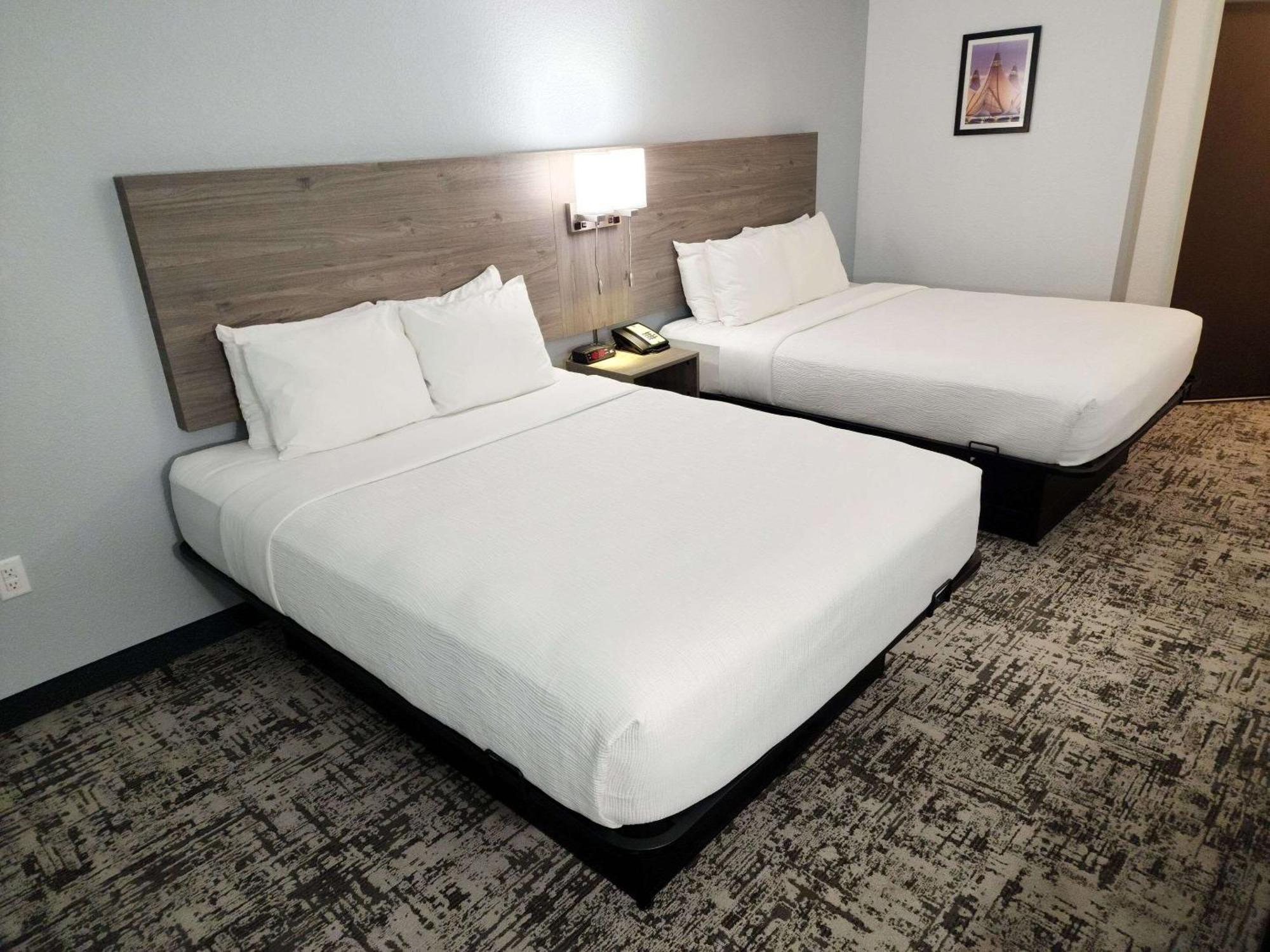 Quality Inn & Suites Denver International Airport Exterior photo