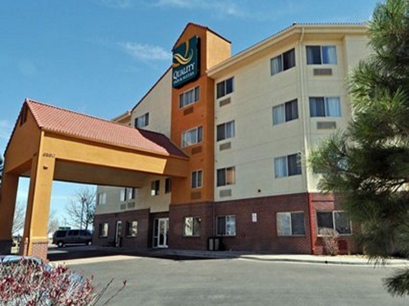 Quality Inn & Suites Denver International Airport Exterior photo