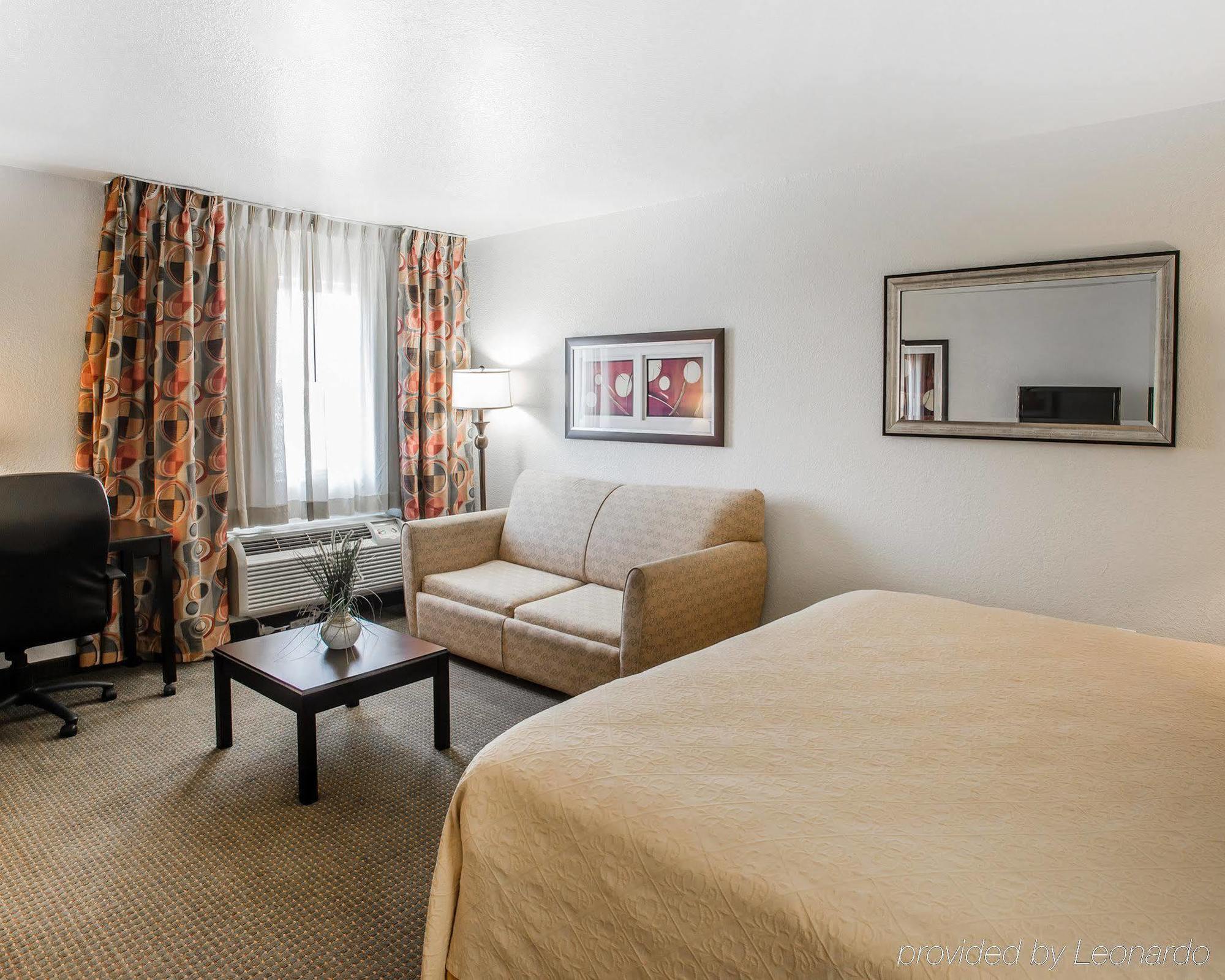 Quality Inn & Suites Denver International Airport Exterior photo