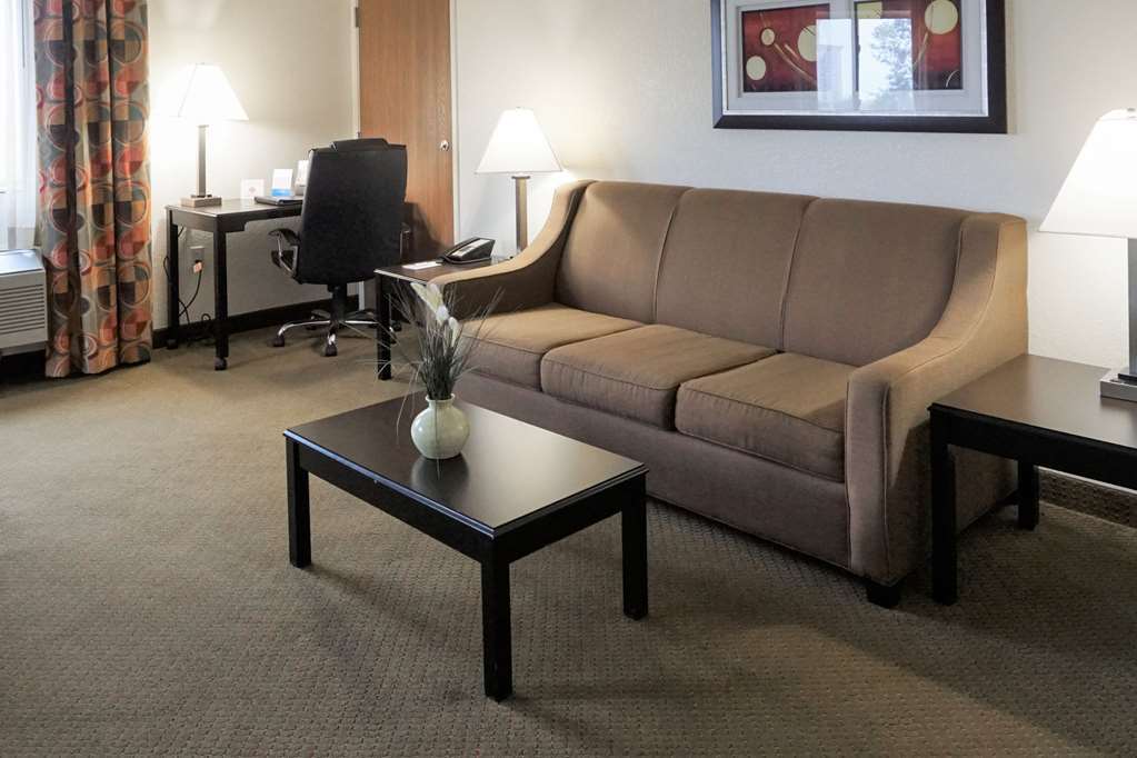 Quality Inn & Suites Denver International Airport Room photo