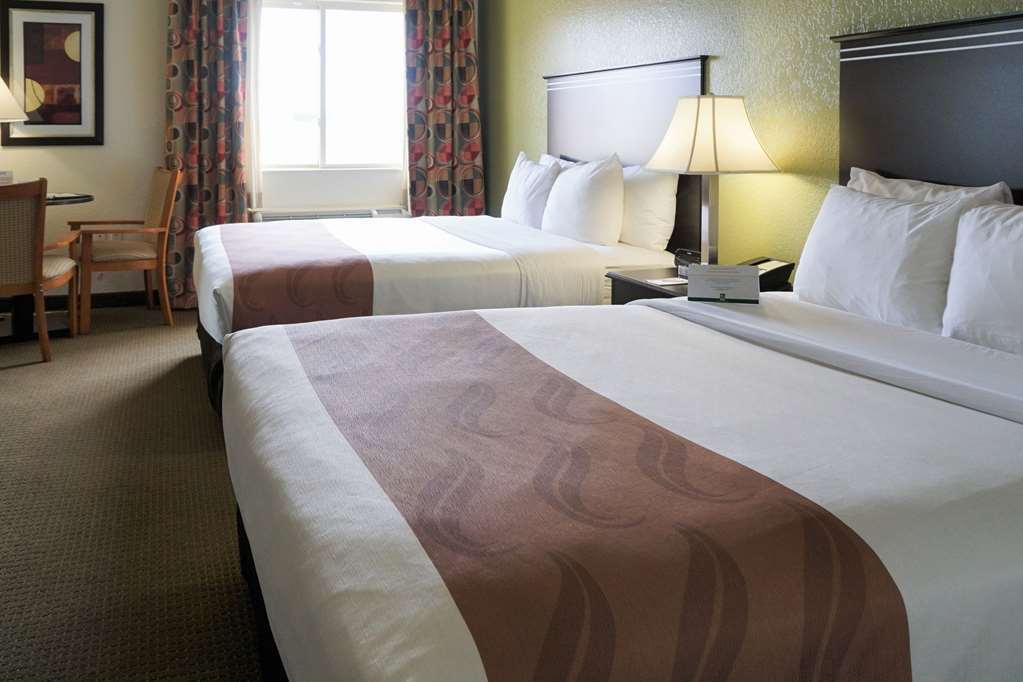 Quality Inn & Suites Denver International Airport Room photo