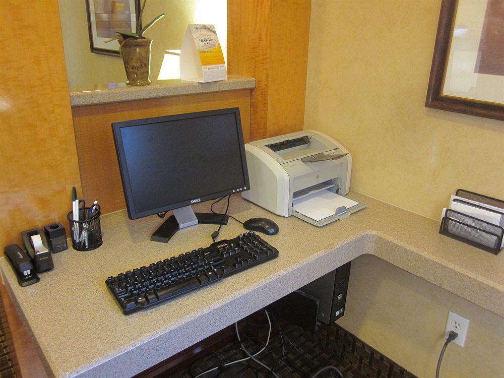 Quality Inn & Suites Denver International Airport Exterior photo